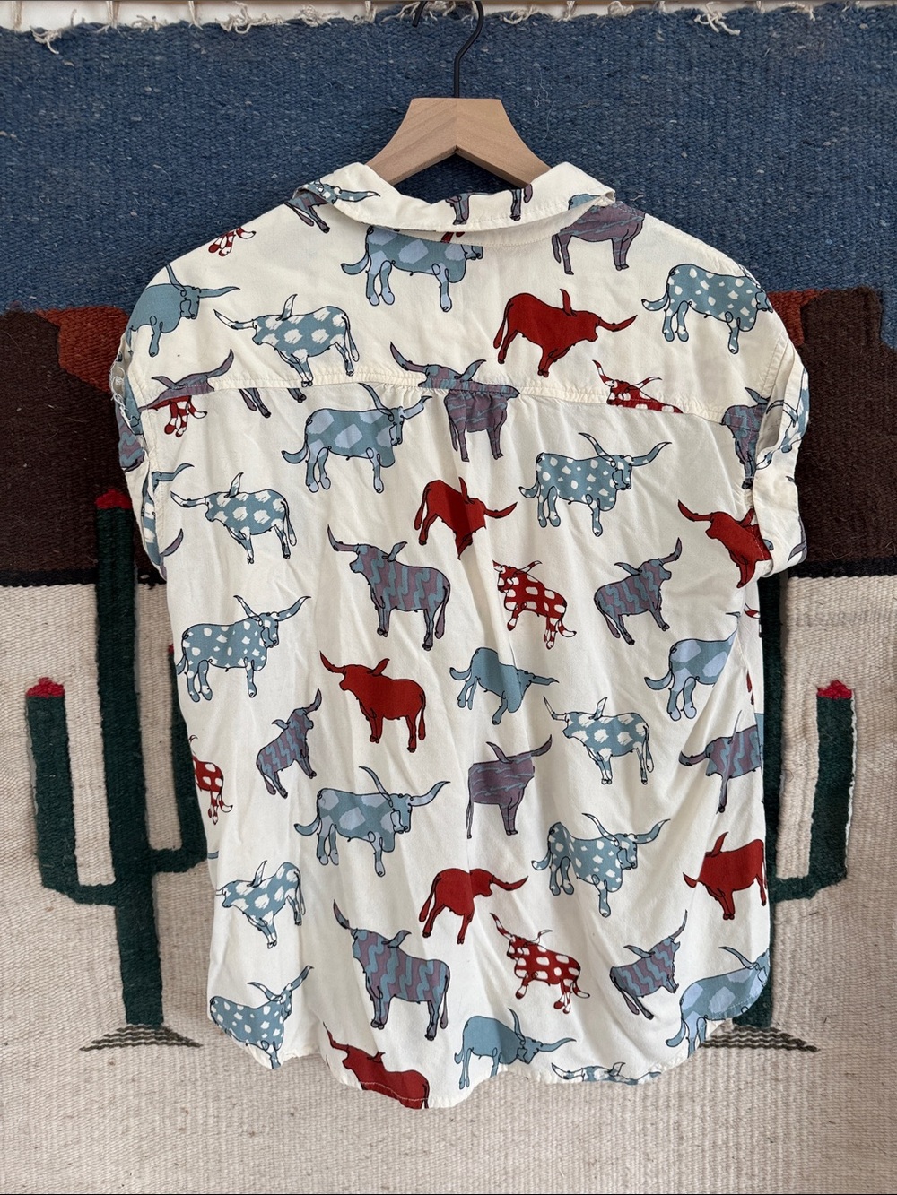 Cotton On Cream Short-Sleeve Button Front Blouse with Red & Blue Print - Picture 4 of 4